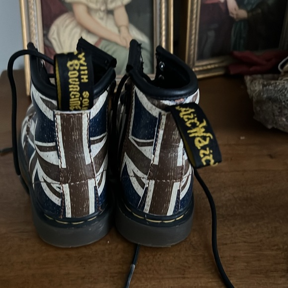 Dr Martens, Delaney baby boots with distressed Union Jack 🇬🇧 print, size 6 - Picture 5 of 6